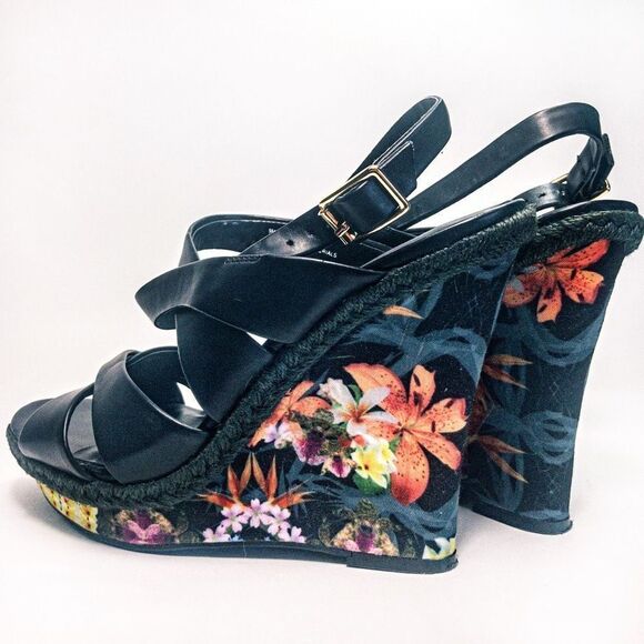 Cosmopolitan Black Floral Wedge Sandals Sz 9M - Picture 1 of 11
